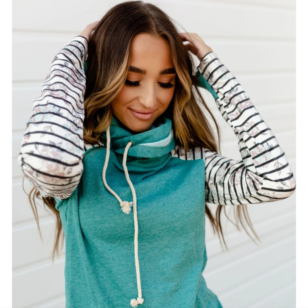 Ampersand Avenue Still Got It doublehood sweatshirt size medium